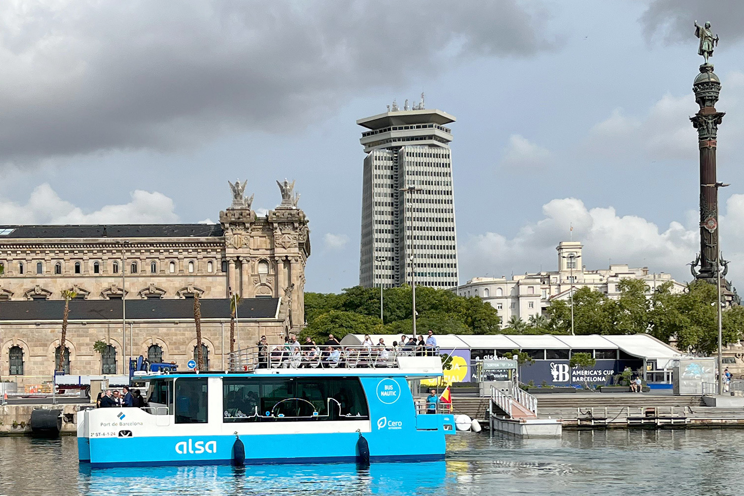 Image of the Bus Nàutic at Dàrsena Reial.