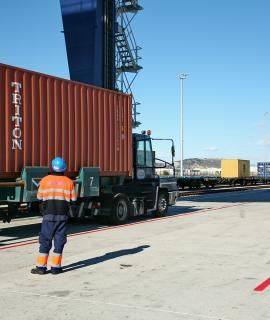 terminales interiores en el port de Barcelona